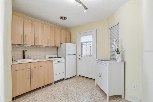 145 10TH AVENUE N 1, St Petersburg, FL 33701