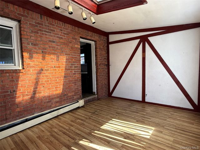 136 Henry Street, Valley Stream, NY 11580