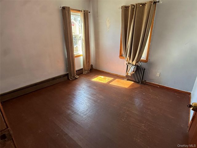 136 Henry Street, Valley Stream, NY 11580