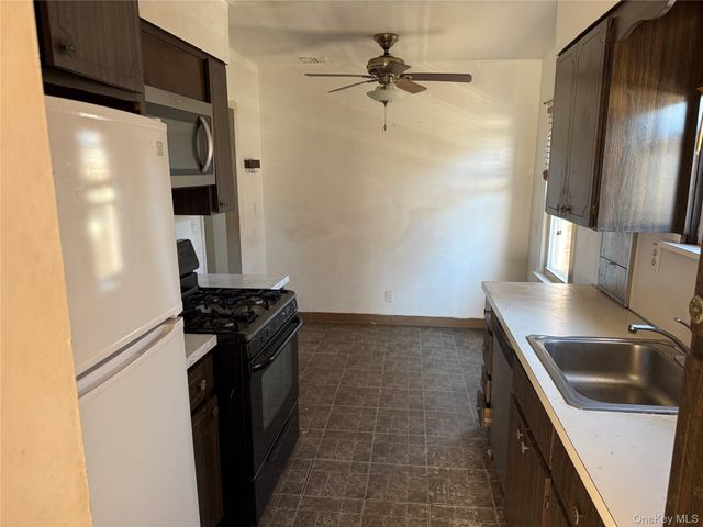 136 Henry Street, Valley Stream, NY 11580