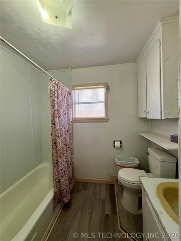 406 N Maytubby Street, Kingston, OK 73439