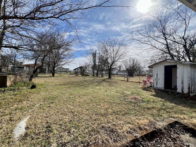 406 N Maytubby Street, Kingston, OK 73439