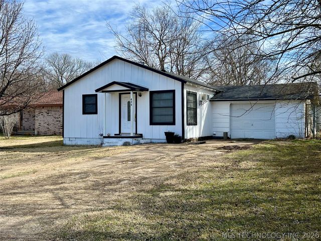 406 N Maytubby Street, Kingston, OK 73439