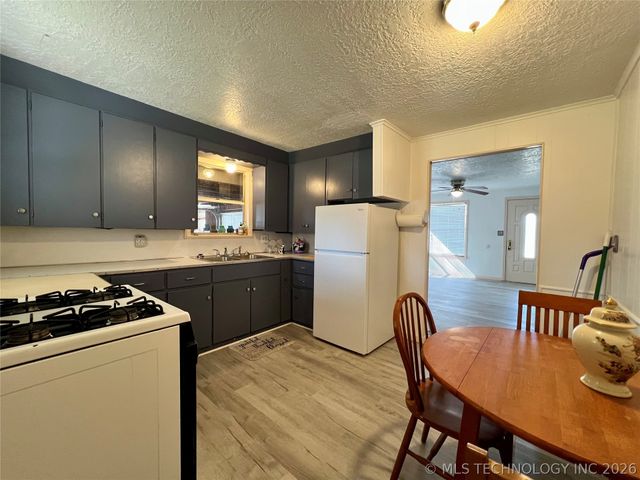 406 N Maytubby Street, Kingston, OK 73439