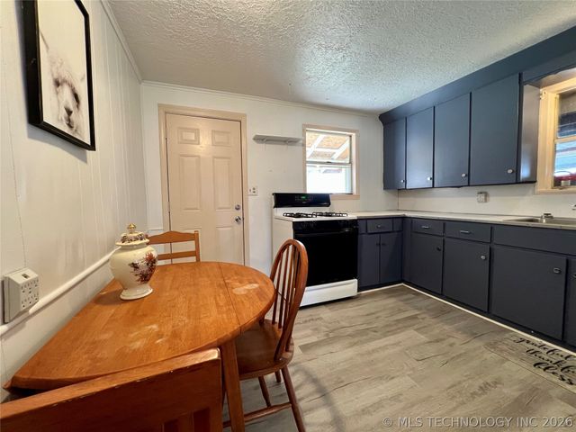 406 N Maytubby Street, Kingston, OK 73439