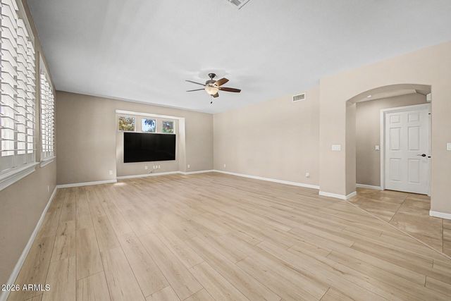 680 E BETSY Lane, Gilbert, AZ 85296