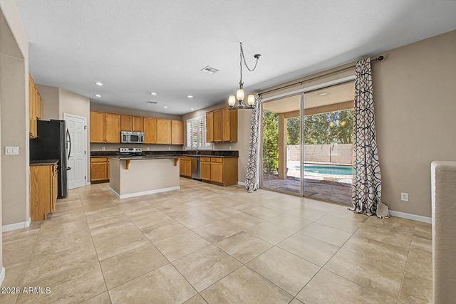 680 E BETSY Lane, Gilbert, AZ 85296