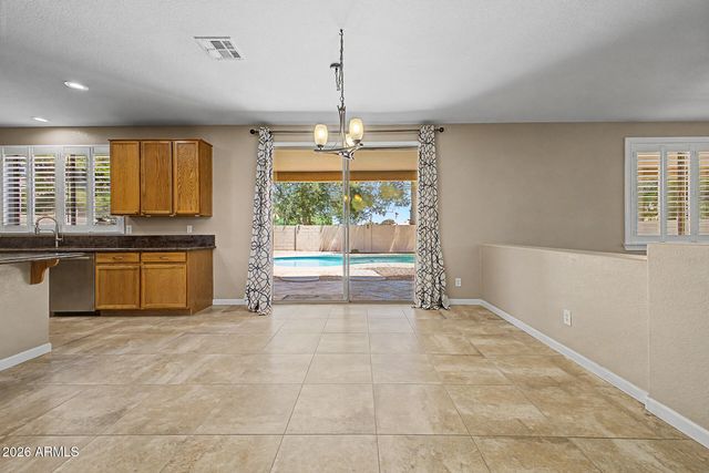 680 E BETSY Lane, Gilbert, AZ 85296