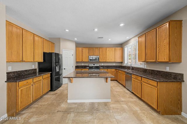680 E BETSY Lane, Gilbert, AZ 85296