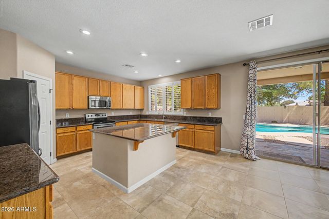 680 E BETSY Lane, Gilbert, AZ 85296