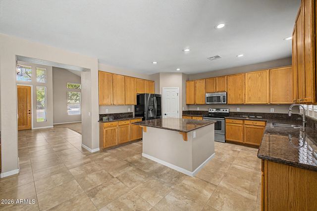 680 E BETSY Lane, Gilbert, AZ 85296