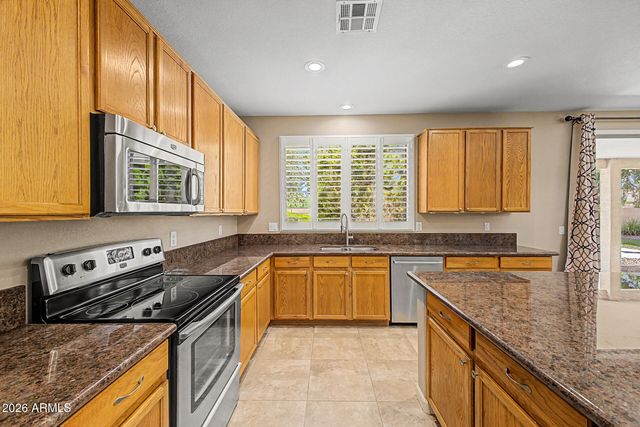 680 E BETSY Lane, Gilbert, AZ 85296