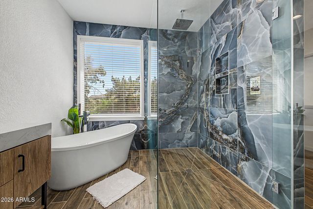680 E BETSY Lane, Gilbert, AZ 85296