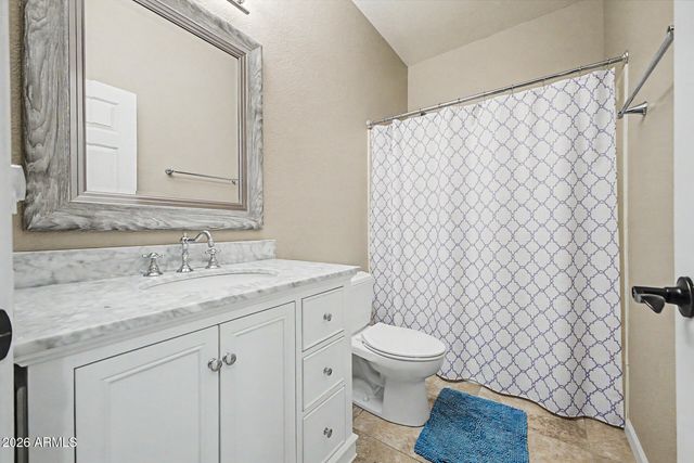 680 E BETSY Lane, Gilbert, AZ 85296