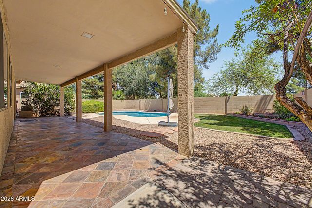680 E BETSY Lane, Gilbert, AZ 85296
