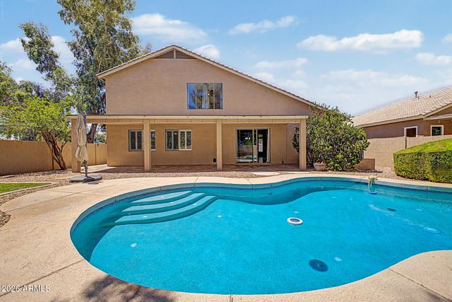 680 E BETSY Lane, Gilbert, AZ 85296