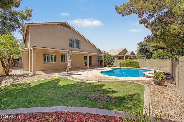 680 E BETSY Lane, Gilbert, AZ 85296