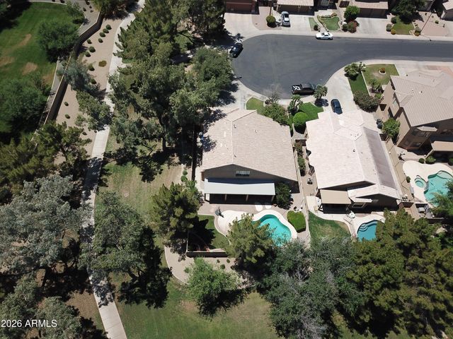 680 E BETSY Lane, Gilbert, AZ 85296