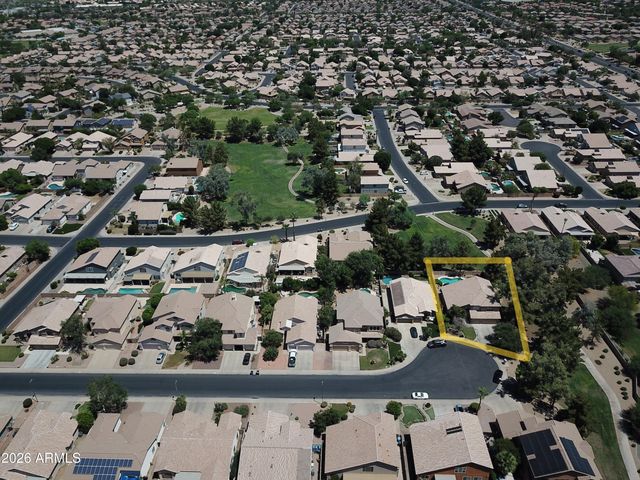 680 E BETSY Lane, Gilbert, AZ 85296