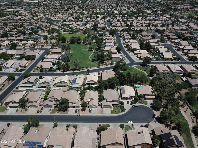 680 E BETSY Lane, Gilbert, AZ 85296