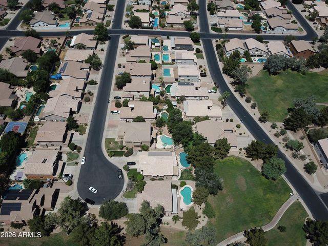 680 E BETSY Lane, Gilbert, AZ 85296