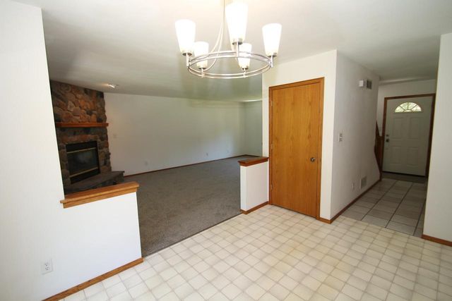 S70W19298 Wentland DRIVE, Muskego, WI 53150