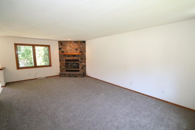 S70W19298 Wentland DRIVE, Muskego, WI 53150