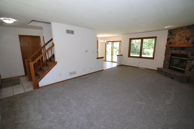 S70W19298 Wentland DRIVE, Muskego, WI 53150