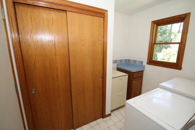 S70W19298 Wentland DRIVE, Muskego, WI 53150