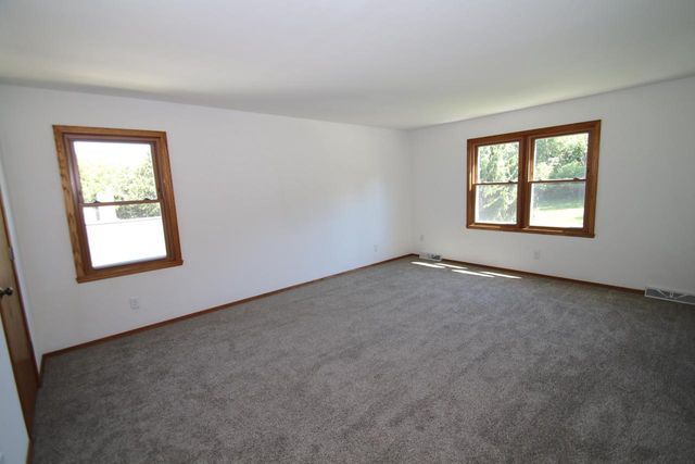 S70W19298 Wentland DRIVE, Muskego, WI 53150