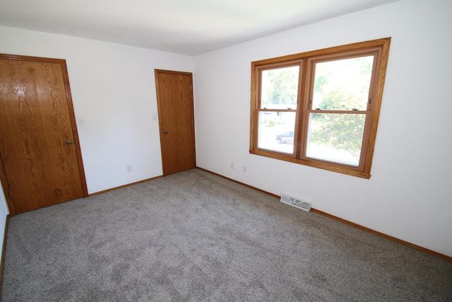 S70W19298 Wentland DRIVE, Muskego, WI 53150