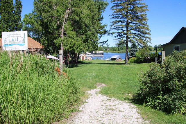 S70W19298 Wentland DRIVE, Muskego, WI 53150
