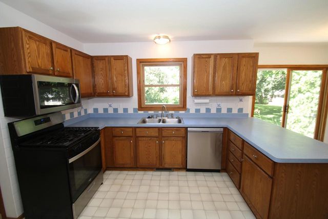 S70W19298 Wentland DRIVE, Muskego, WI 53150