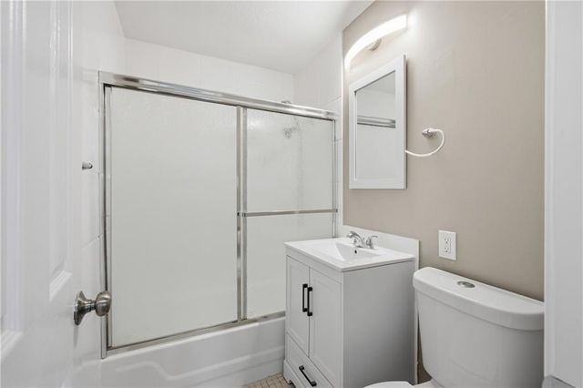 1124 E 80th Street, Kansas City, MO 64131