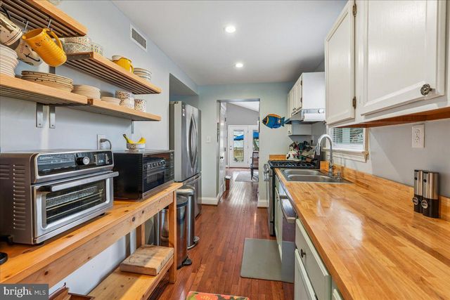 4801 NICHOLSON ST, Riverdale, MD 20737