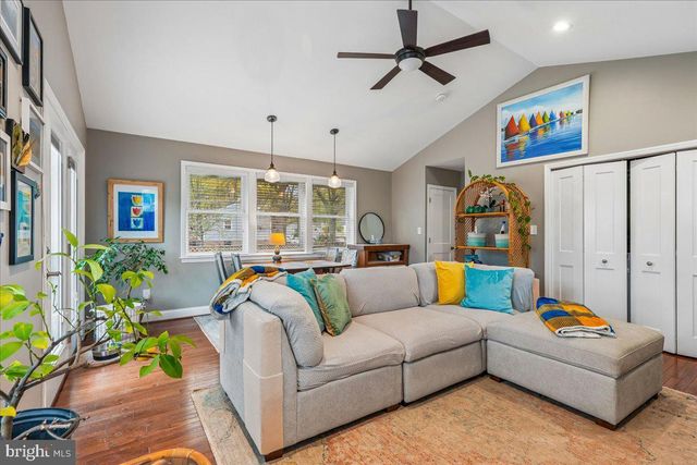 4801 NICHOLSON ST, Riverdale, MD 20737