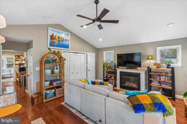 4801 NICHOLSON ST, Riverdale, MD 20737