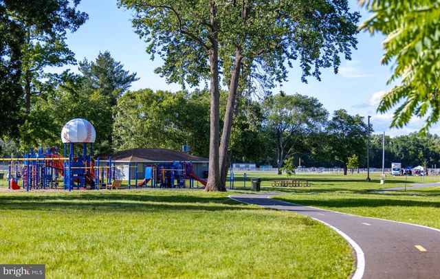 4801 NICHOLSON ST, Riverdale, MD 20737