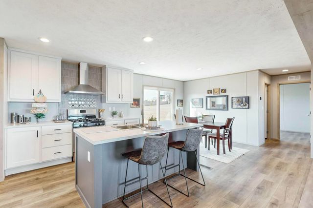 30 Scarlett O'Hara Street, Moriarty, NM 87035