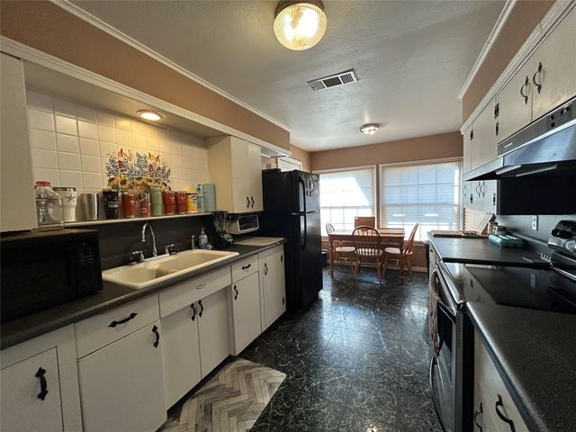 5 W HWY 84, Goldthwaite, TX 76844