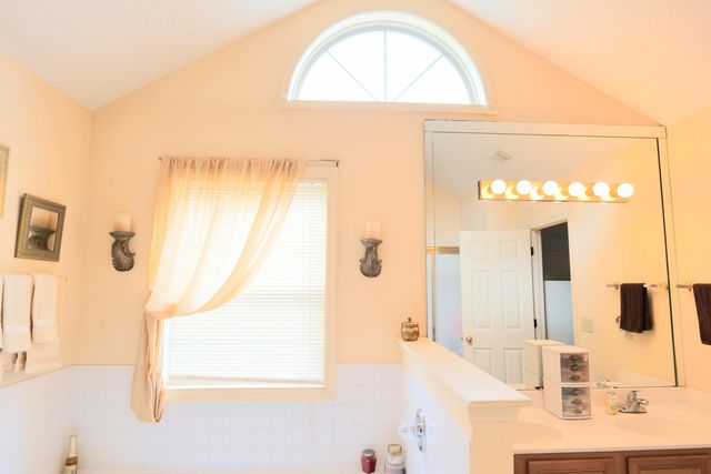 180 Bittersweet Way, Lexington, KY 40515
