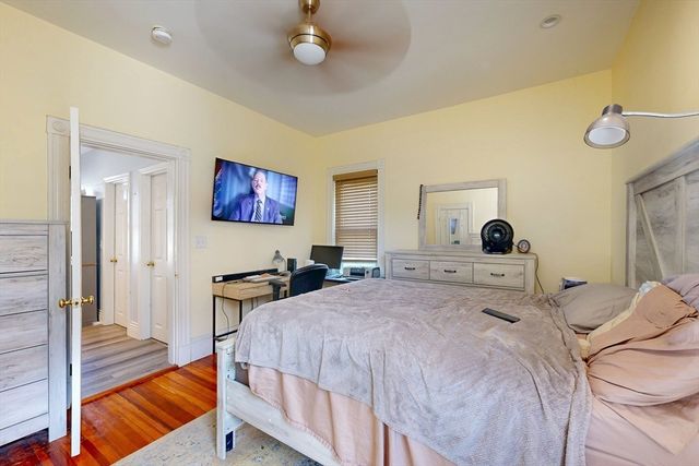 14 Bayard St, Boston, MA 02134