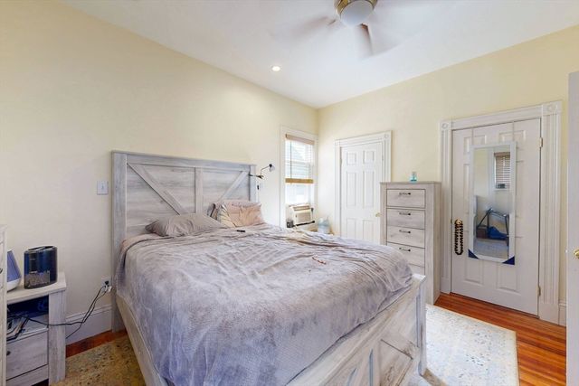 14 Bayard St, Boston, MA 02134