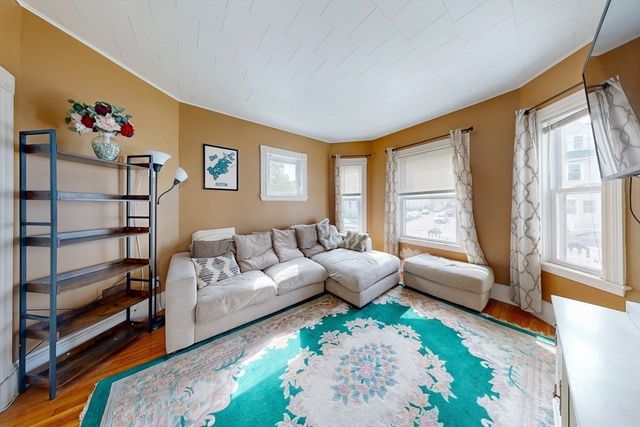 14 Bayard St, Boston, MA 02134