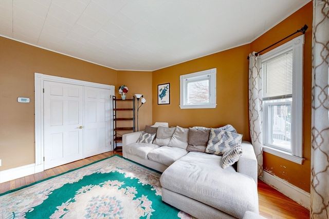 14 Bayard St, Boston, MA 02134