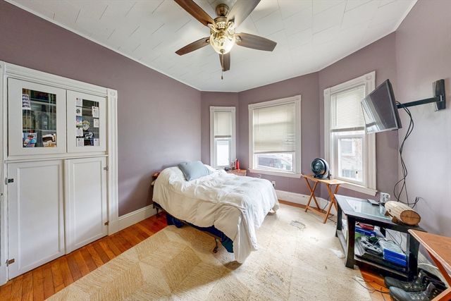 14 Bayard St, Boston, MA 02134