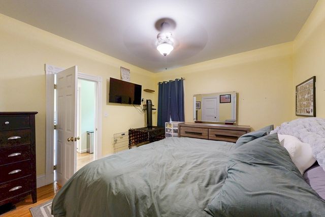 14 Bayard St, Boston, MA 02134
