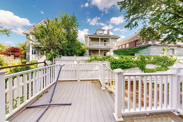 14 Bayard St, Boston, MA 02134