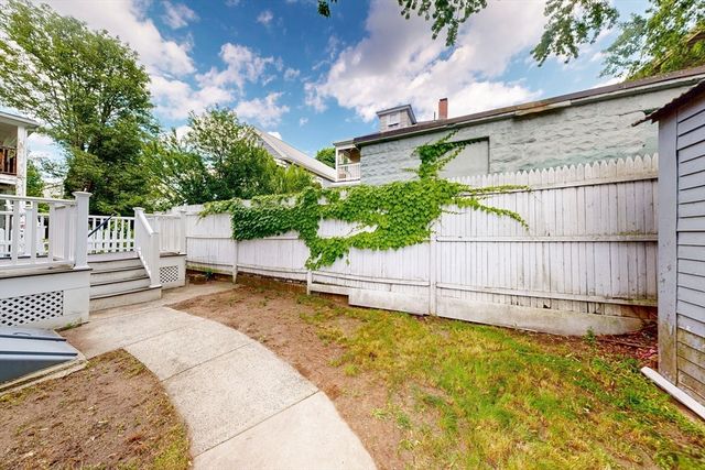14 Bayard St, Boston, MA 02134