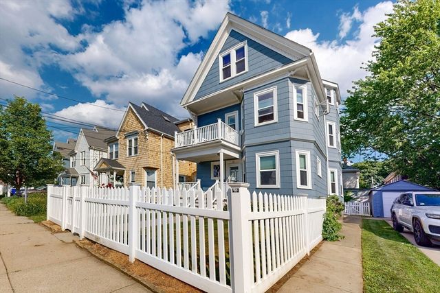 14 Bayard St, Boston, MA 02134